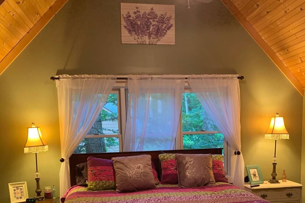 Photo of Bedroom in Chestnut Springs