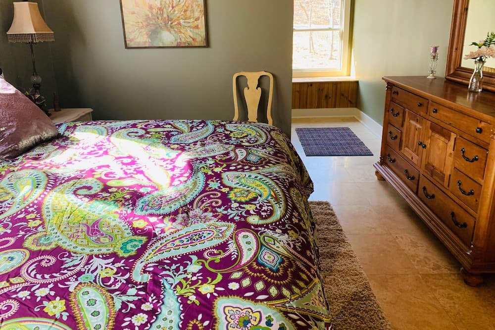 Photo of Bedroom in Chestnut Springs
