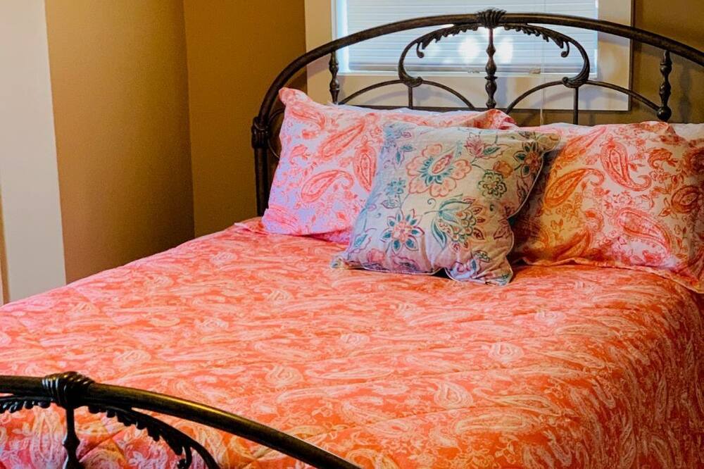 Photo of Bedroom in Chestnut Springs