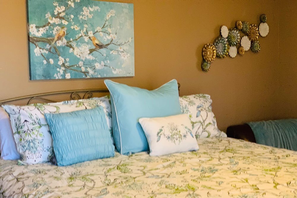 Photo of Bedroom in Chestnut Springs
