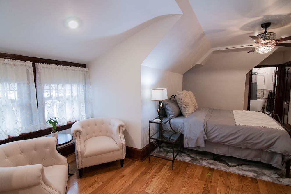 Photo of Bedroom in Conshohocken