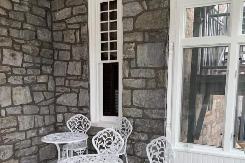 Photo of Patio Balcony in Conshohocken