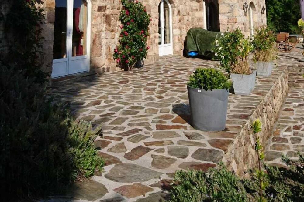 Photo of Outdoor in Saint-Andre-Lachamp