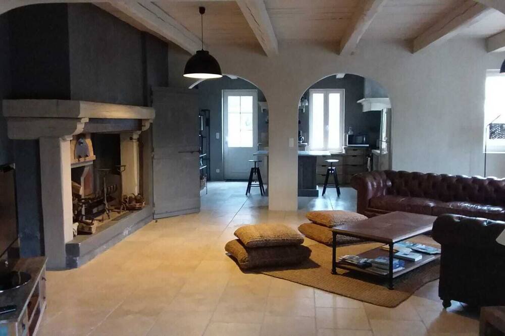 Photo of Livingroom in Saint-Andre-Lachamp