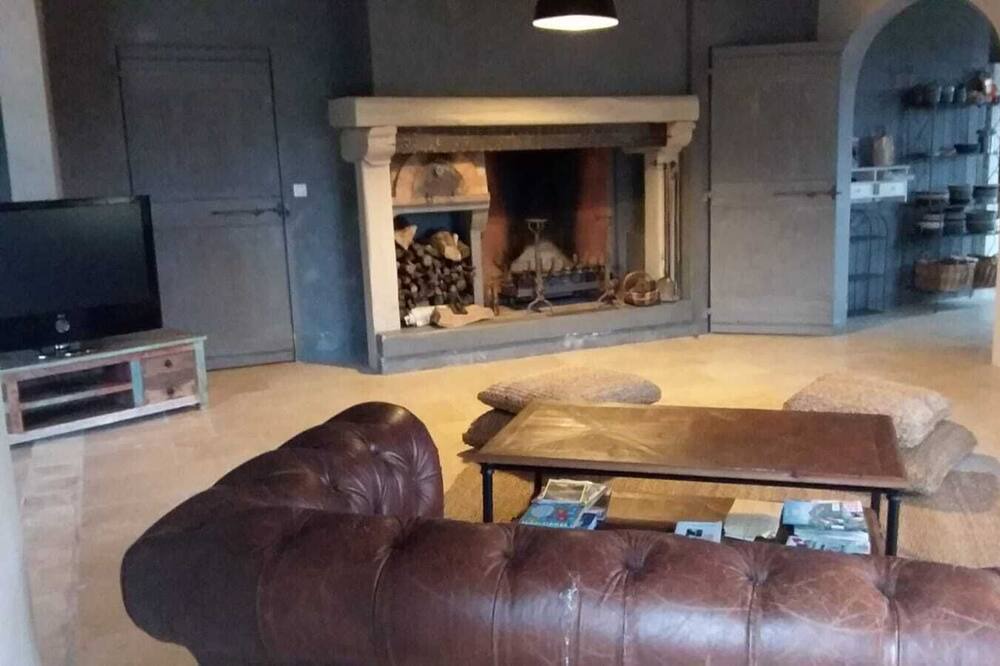 Photo of Livingroom in Saint-Andre-Lachamp