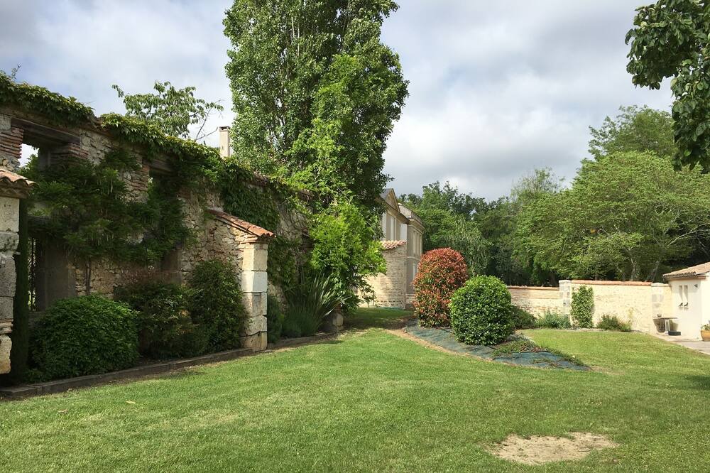Photo of Outdoor in Clairac