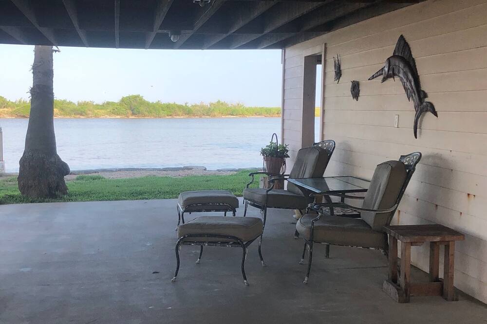 Photo of Patio Balcony in Elmaton