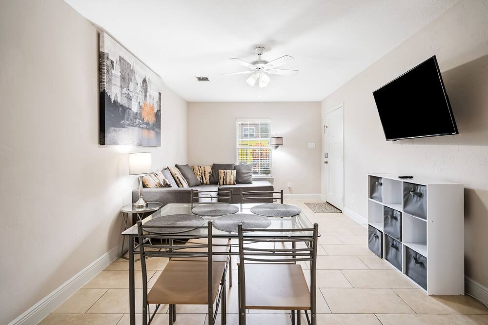Photo of Livingroom in OST - South Union