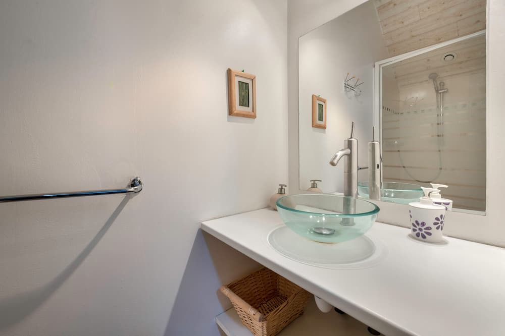 Photo of Bathroom in Saint-Gildas-des-Bois