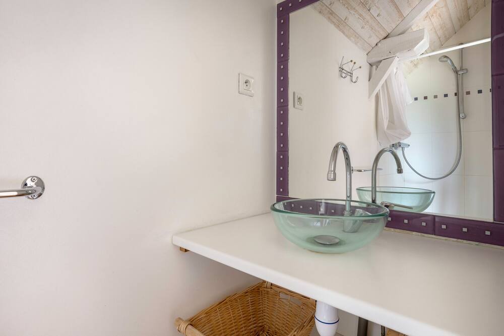 Photo of Bathroom in Saint-Gildas-des-Bois