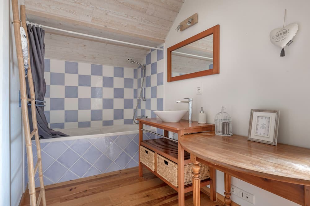 Photo of Bathroom in Saint-Gildas-des-Bois