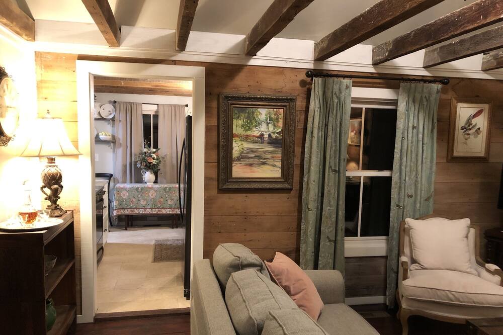 Photo of Livingroom in Lexington