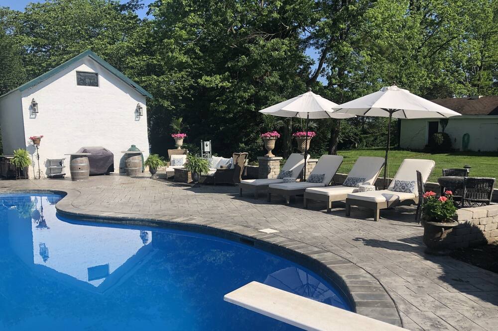 Photo of Outdoor in Lexington