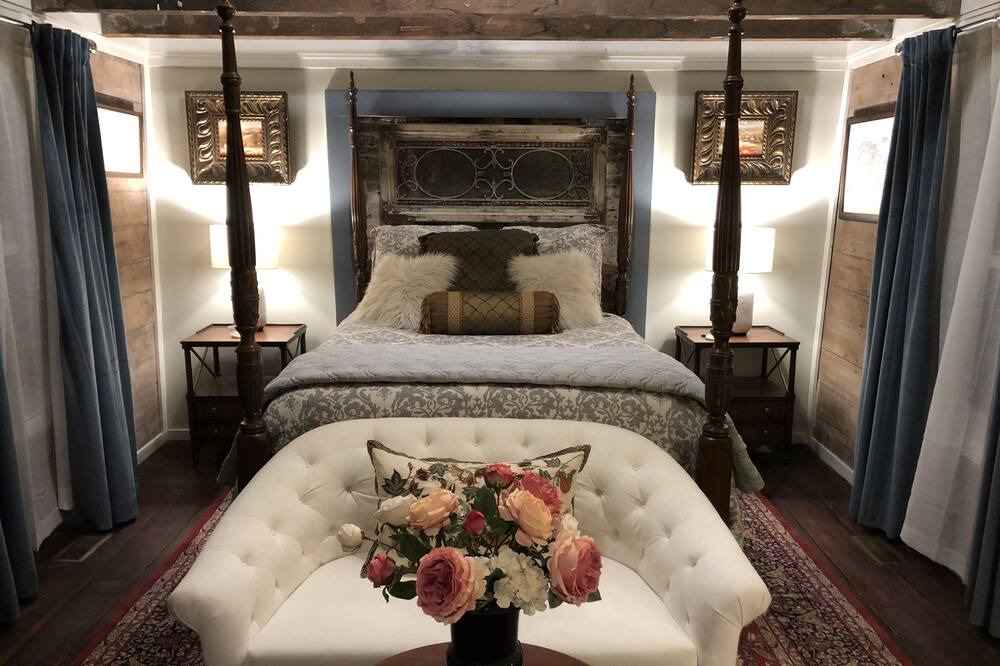 Photo of Bedroom in Lexington
