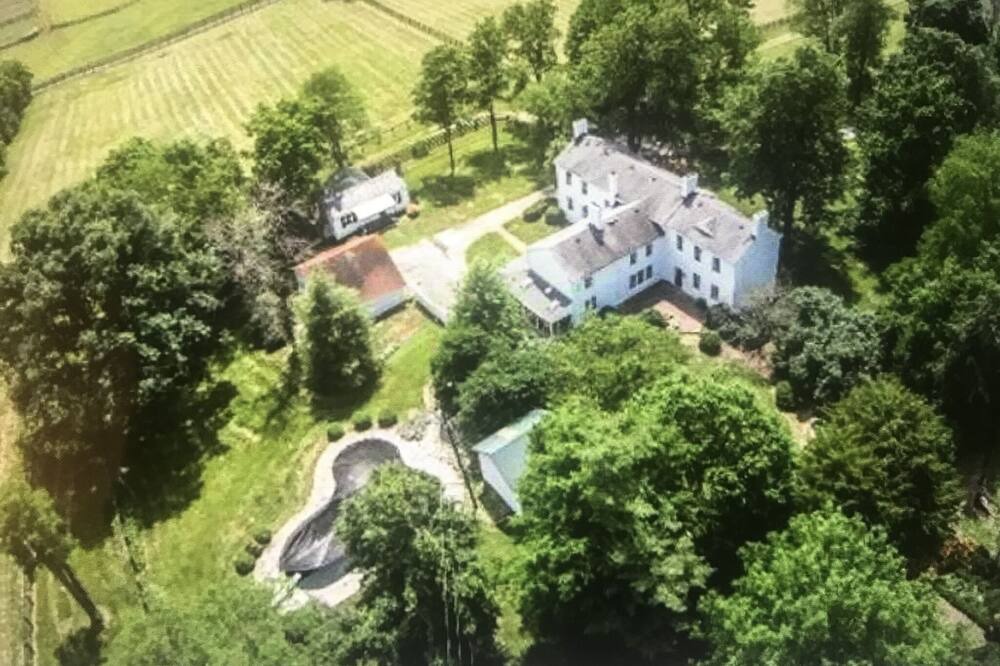 Photo of Outdoor in Lexington