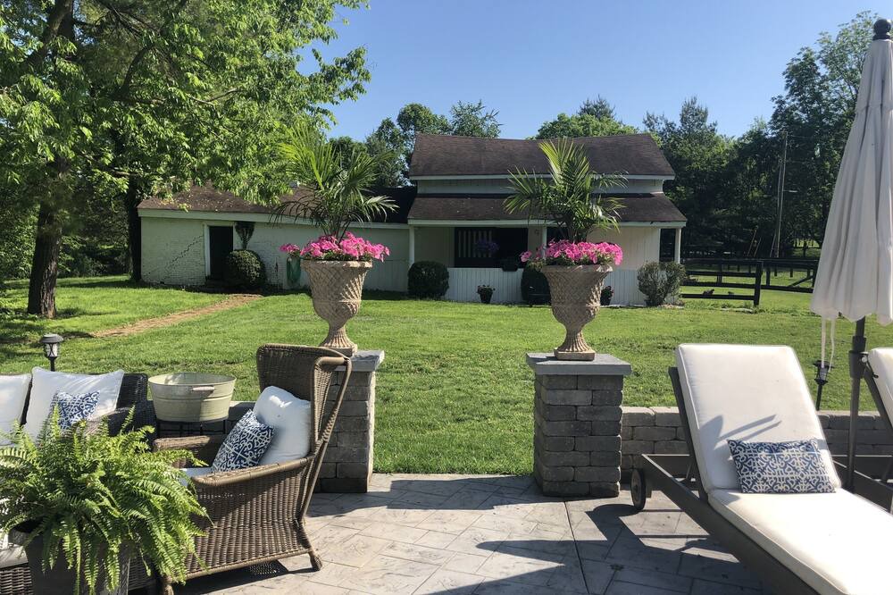 Photo of Outdoor in Lexington