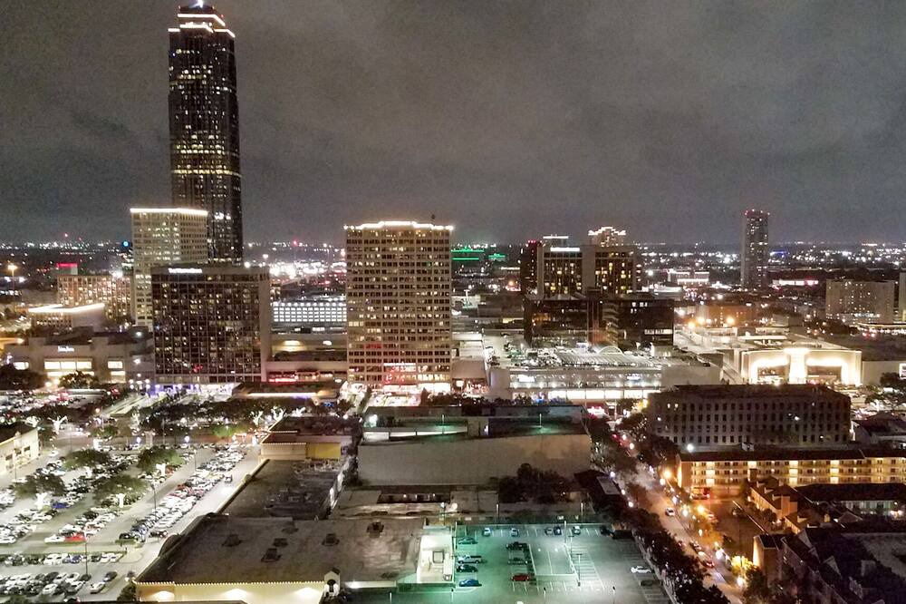 Photo of Outdoor in Uptown