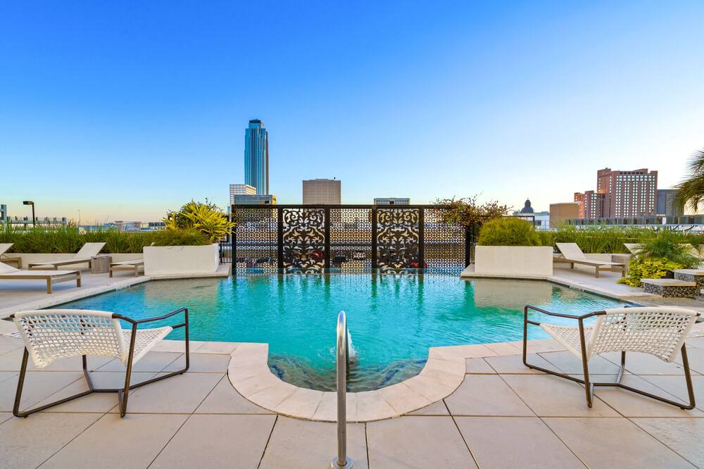 Photo of Outdoor in Uptown