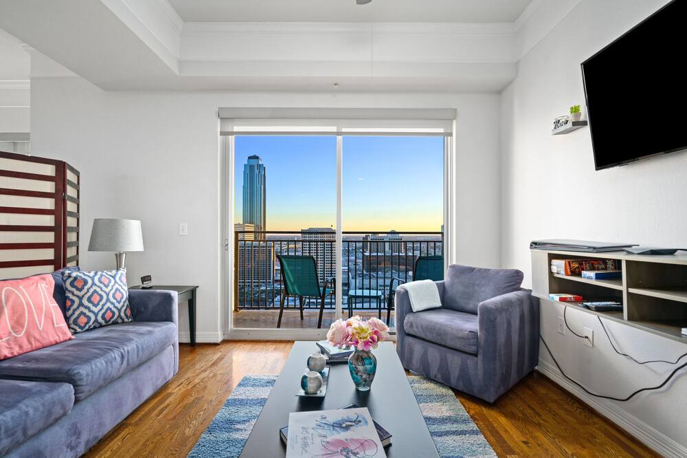 Photo of Livingroom in Uptown