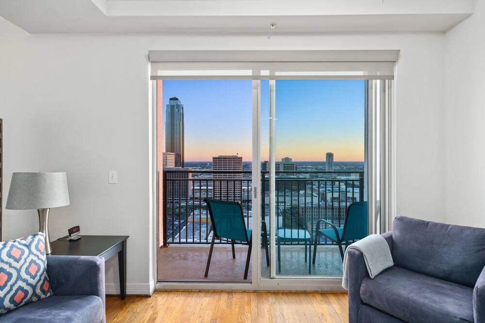 Photo of Livingroom in Uptown