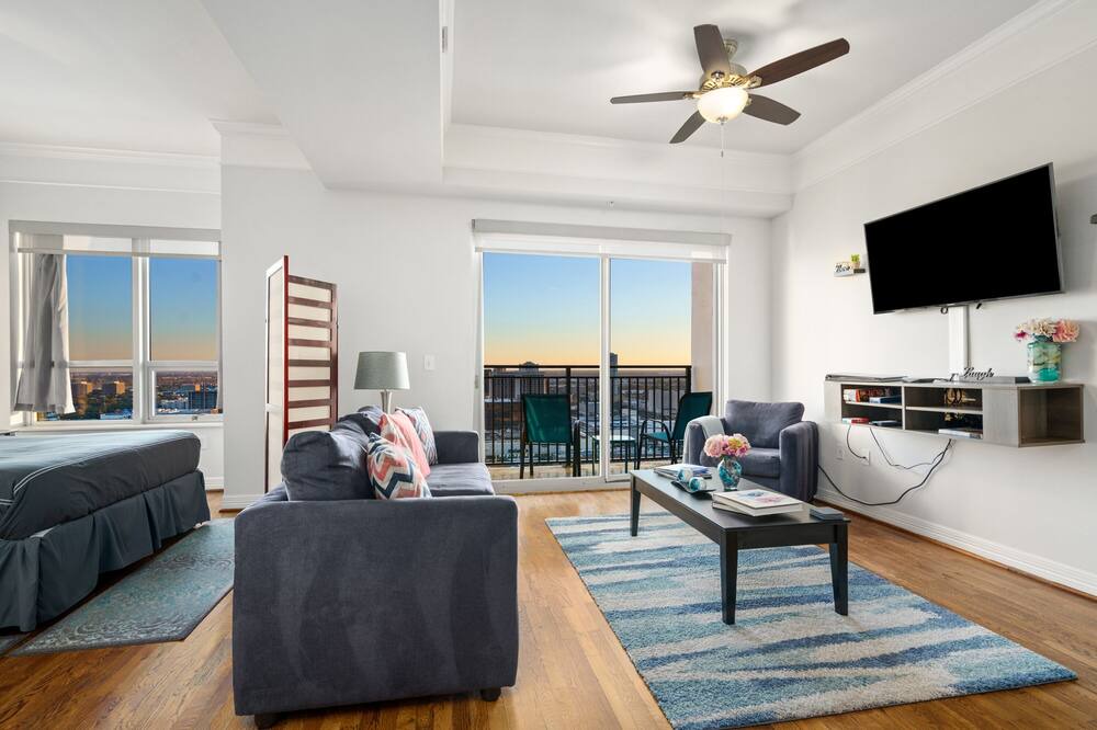 Photo of Livingroom in Uptown