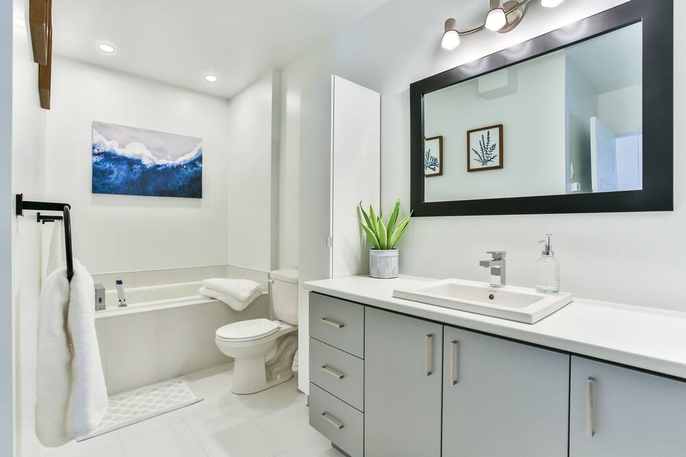 Photo of Bathroom in Val-des-Monts