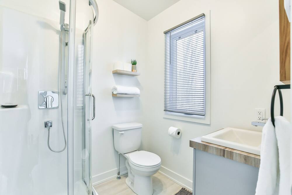 Photo of Bathroom in Val-des-Monts