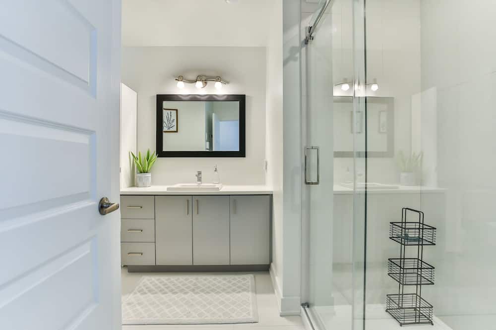 Photo of Bathroom in Val-des-Monts
