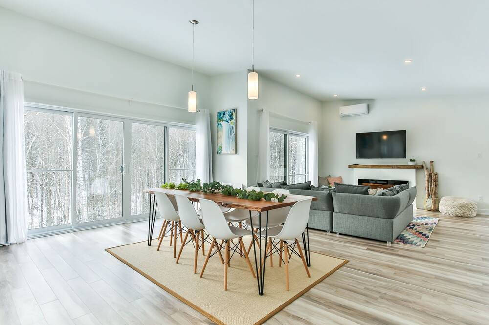 Photo of Livingroom in Val-des-Monts