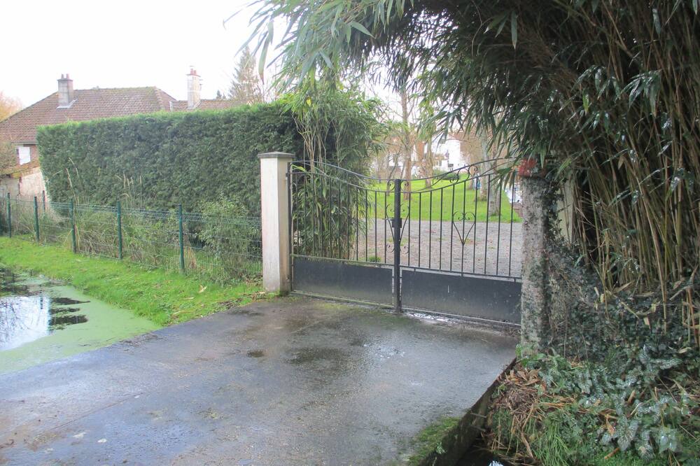Photo of Outdoor in La Madelaine-sous-Montreuil