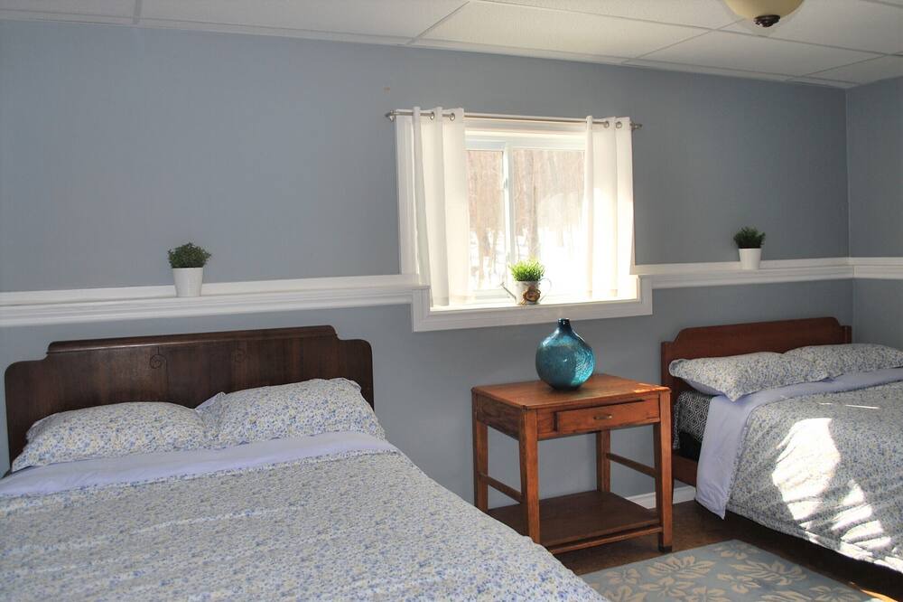 Photo of Bedroom in Miller Lake