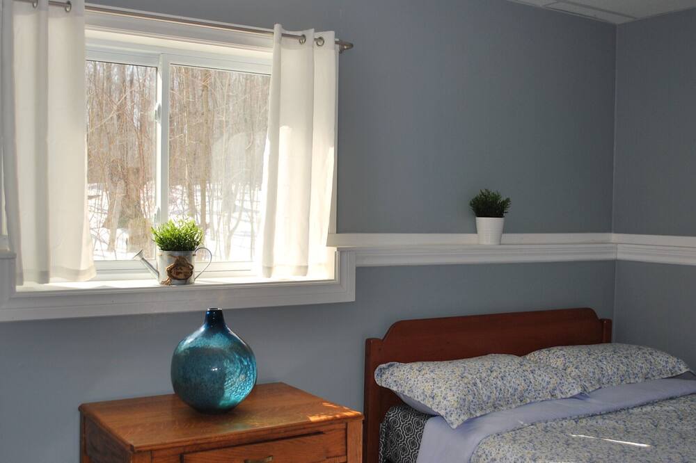 Photo of Bedroom in Miller Lake