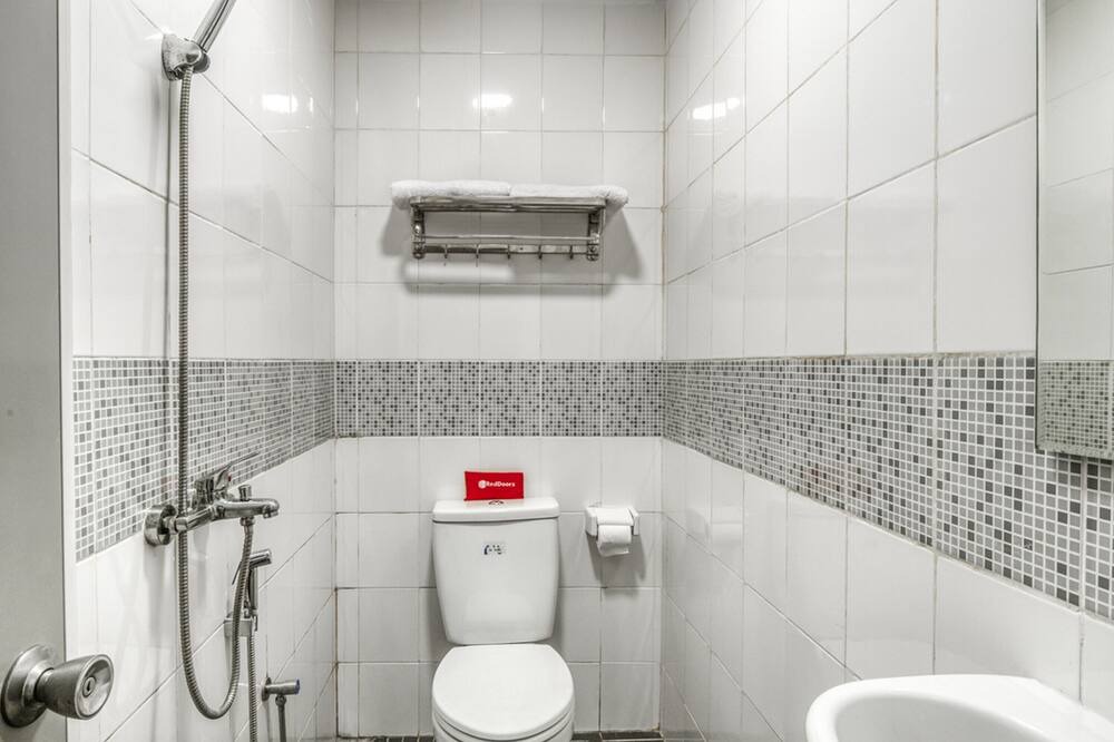 Photo of Bathroom in Gambir
