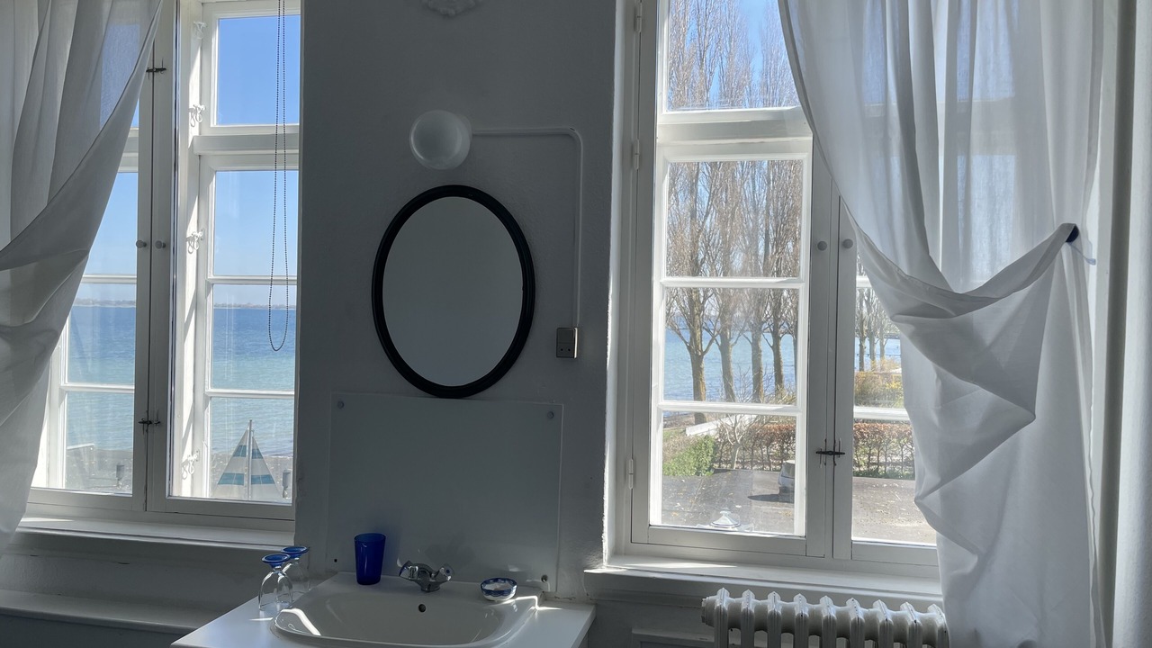 Photo of Bathroom in Aeroskobing