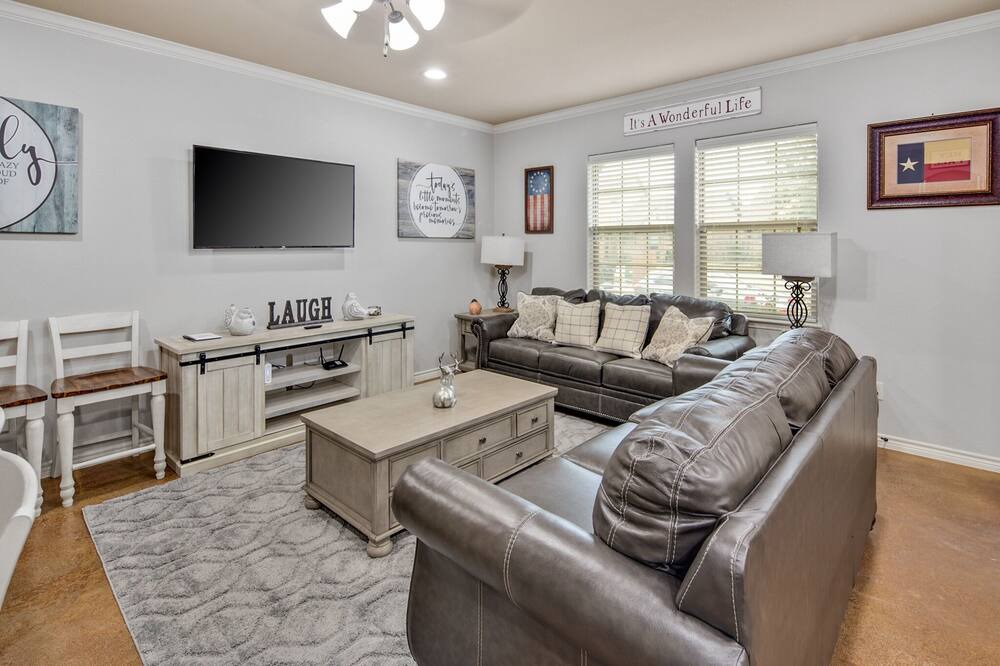 Photo of Livingroom in College Station