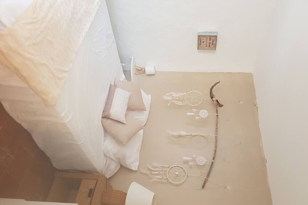 Photo of Bedroom in Fontjoncouse