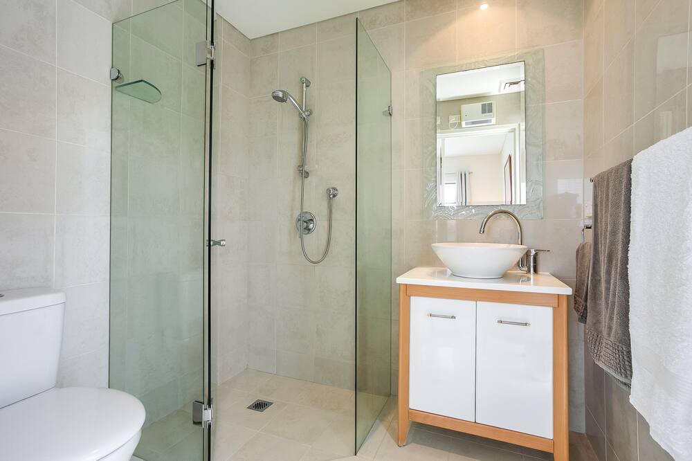 Photo of Bathroom in Freshwater