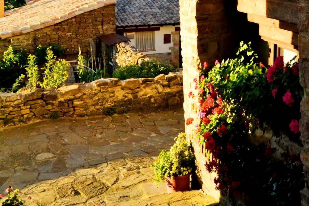 Photo of Outdoor in Artieda
