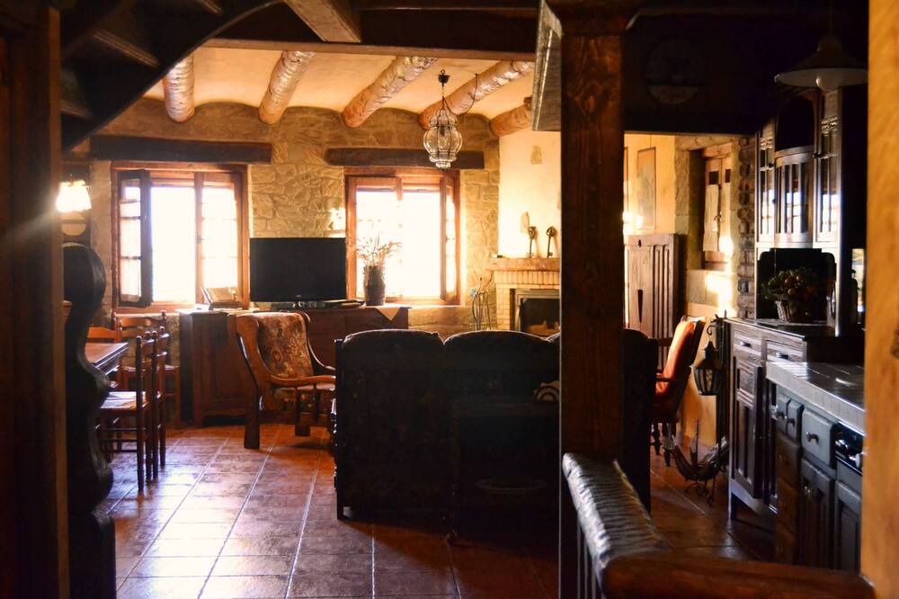 Photo of Livingroom in Artieda