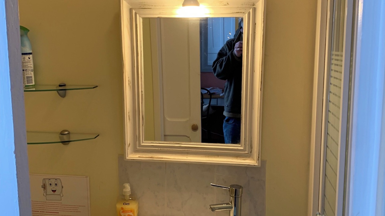 Photo of Bathroom in Glomel