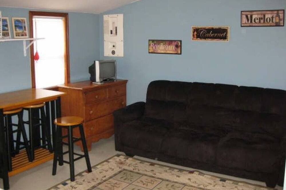 Photo of Livingroom in Grand Bend
