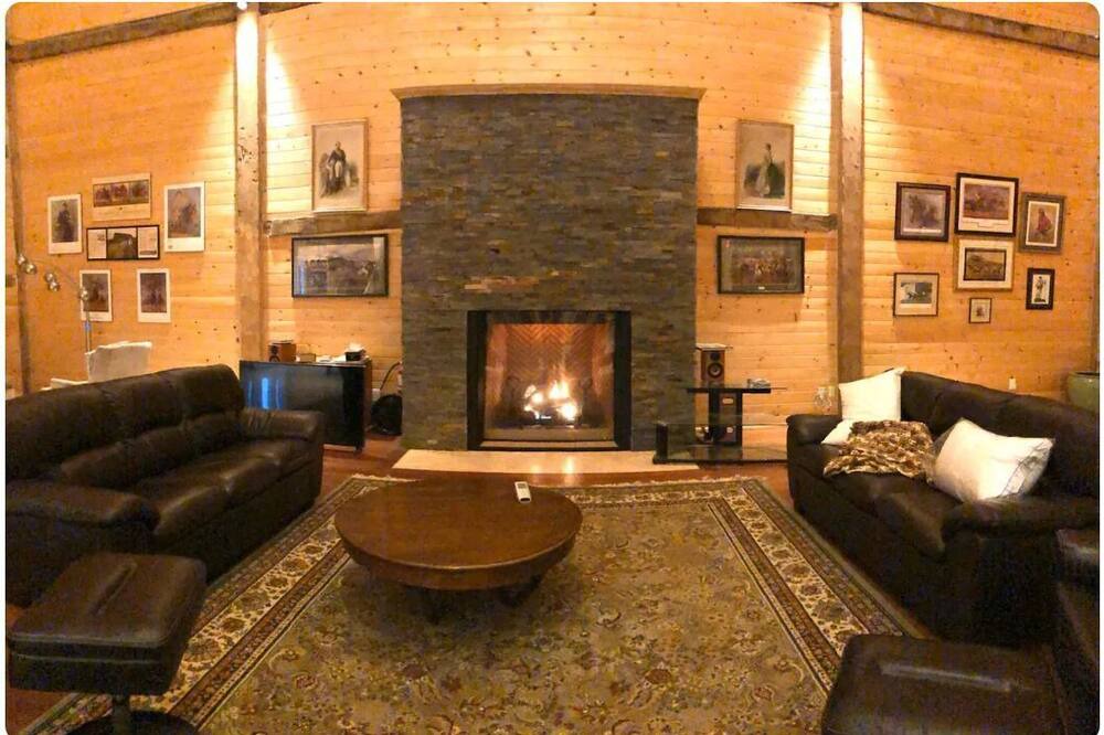 Photo of Livingroom in Ramara