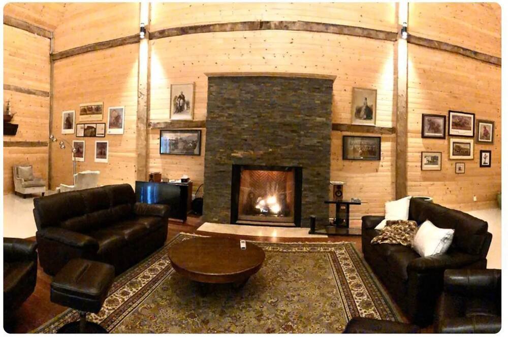 Photo of Livingroom in Ramara