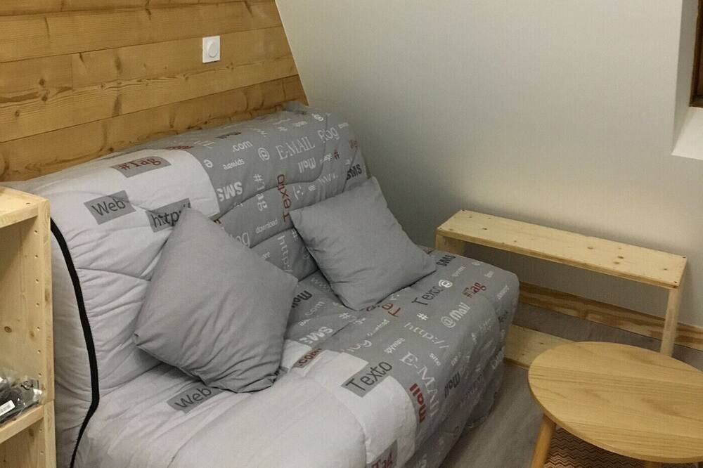 Photo of Livingroom in Genos