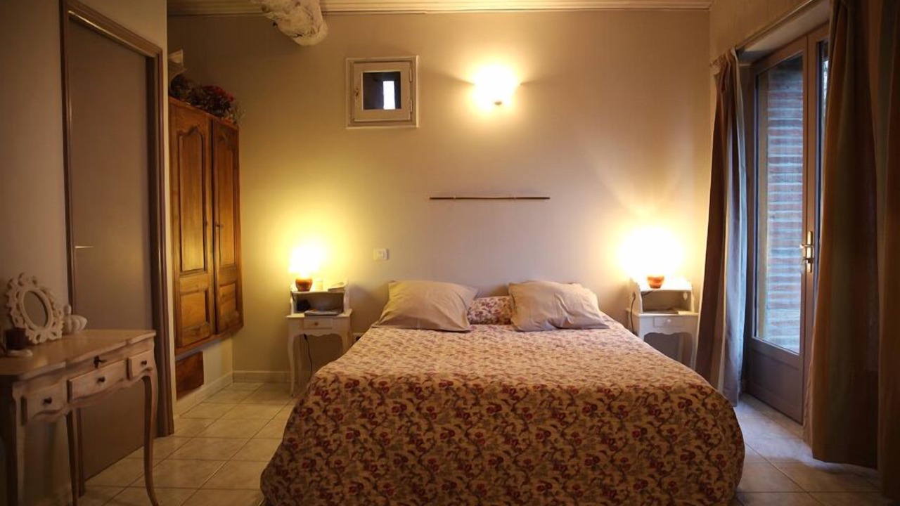 Photo of Bedroom in L'Isle-Jourdain