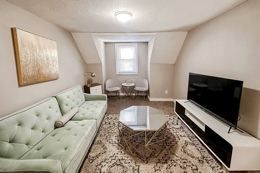 Photo of Livingroom in West Central