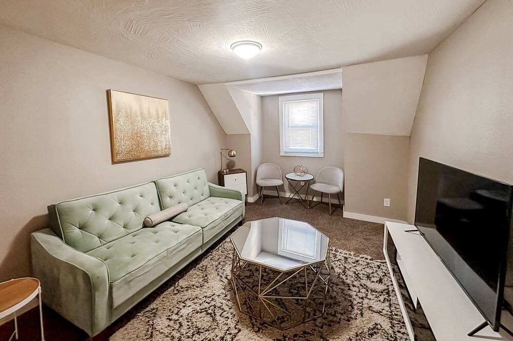 Photo of Livingroom in West Central