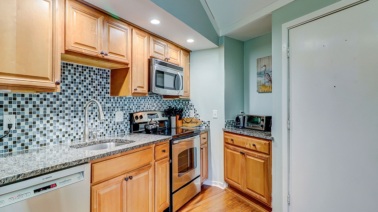 Photo of Kitchen in Night Heron