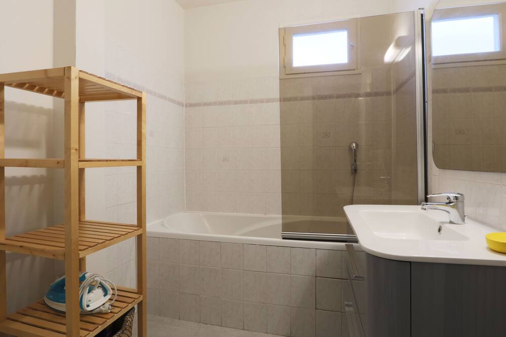 Photo of Bathroom in Saint-Pierre-des-Corps
