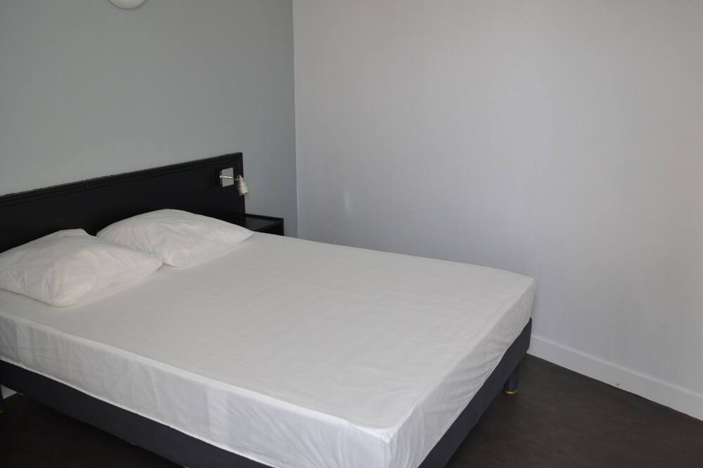 Photo of Bedroom in Verruyes